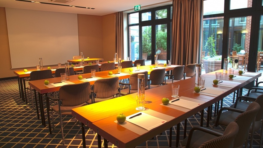 Tagungsraum Düsseldorf parlamentarische Sitzordnung relexa hotel Berlin - Tagungsraum Düsseldorf parlamentarische Sitzordnung